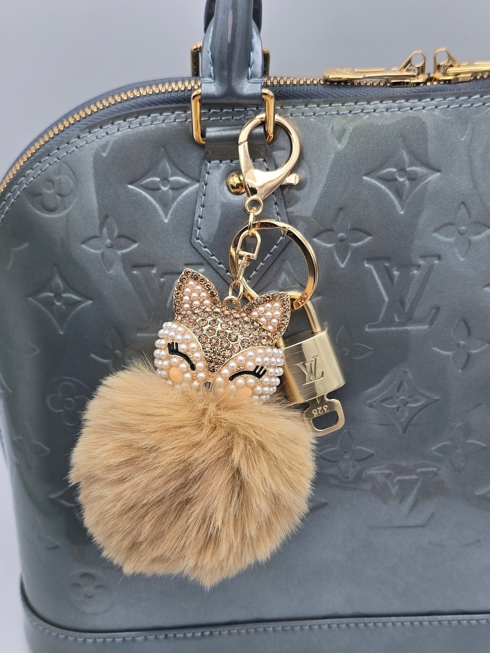 Authentic Louis Vuitton Gold Padlock 🔐 + Unbranded Cat Tan Pom Pom Charm - Picture 12 of 12